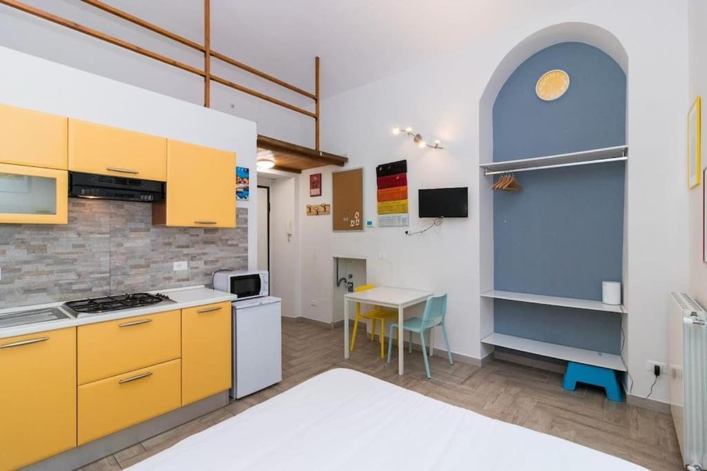 La Piccola By Happyhostorino Apartment Luaran gambar